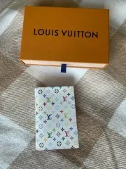 LOUIS VUITTON M14178 Louis Vuitton x Takashi Murakami 2025 Passport Cover