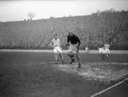 Bert Trautmann Manchester City goalkeeper makes a save watched tea- Old Photo