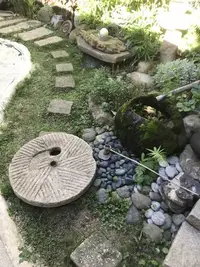 在飛比找Yahoo!奇摩拍賣優惠-日式庭園造景石桌 石板～大石磨厚板（直徑61公分）【侘寂文學
