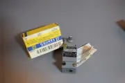 Qty~1 Square D 9007-C64BW Turret Head Lever Arm Limit Switch 9007C64BW NEW N BOX