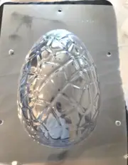 Chocolate Mold - 3D Mold - Extra Large Cracked Egg