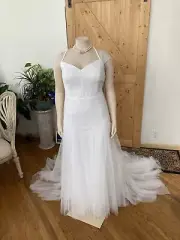 white by vera wang wedding dress New With Tags 24w. Say Yes!