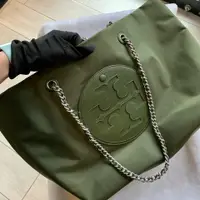 在飛比找PopChill優惠-[二手] Tory Burch Ella 再生尼龍鏈帶托特包