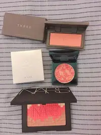 在飛比找旋轉拍賣優惠-Three,NARS,Laneige 腮紅，眼影盤