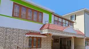 Vibrant Hill View Home in Ooty