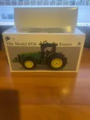 1/32 Ertl Farm Toy John Deere 8530 Tractor Precision Series II