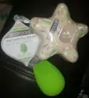 ECOTOOLS Total Perfecting Blender - Limited Edition Ornament