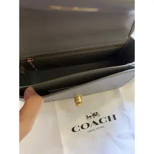 現貨 全新 COACH Dinky 18 全新 絎縫羊皮掀蓋鏈包 藍灰色 羊皮 鏈條包 斜背包 側背包