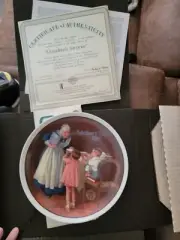 M J Hummel Collector Plate “Mother’s Day 1987 ” Plate number 6178C