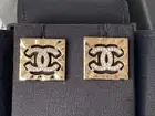 2022S CHANEL RUNWAY SQUARE GOLD CC LOGO WHITE CRYSTALS EARRINGS STUDS
