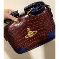 在飛比找蝦皮購物優惠-vivienne westwood 全新品 鱷魚皮風格撞色斜