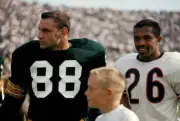Green Bay Packers Ron Kramer Chicago Bears Bennie Mcrae 1963 Photo