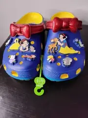 Crocs Kids' Snow White Classic Clogs Size Junior 5