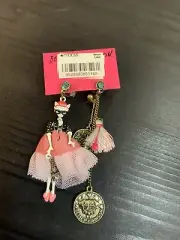 Betsey Johnson Cameo Diva Cat Mismatched Earrings Very Rare - 4