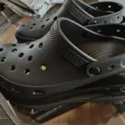 NWT Crocs Mega Crush Platform Clog - Black -W8/M6