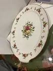 ROYAL ALBERT OLD COUNTRY ROSES 20" OVAL FLUTED HANDLED SERVING PLATTER