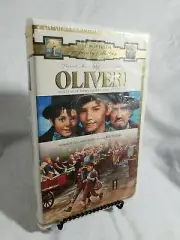 Oliver (VHS 30th Anniversary Tribute Edition Clamshell Duracase) BRAND NEW