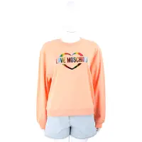 在飛比找Yahoo奇摩購物中心優惠-LOVE MOSCHINO 漆亮霓彩字母愛心粉橘色棉質運動衫