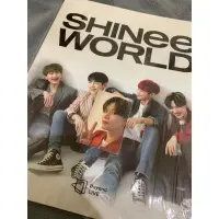 在飛比找蝦皮購物優惠-SHINee WORLD SHINee演唱會場刊寫真書 泰民