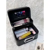 在飛比找ETMall東森購物網優惠-新款韓國化妝包大容量便攜手提化妝箱旅行化妝品收納包收納盒大號