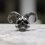 unique horned skull ring | 925 sterling silver | handmade gothic jewelry