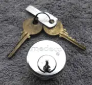 NOS MEDECO High Security Lock Cylinder with 2 five pin Keys and tag