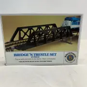 Bachmann, Bridge 'N Trestle Set, Item No. 46-1225 HO Scale Train Display