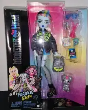 Monster High Frankie Stein Fashion Doll with Pet