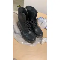 在飛比找蝦皮購物優惠-Dr.Martens 馬丁鞋   黑色八孔