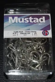 25 Pack Mustad 3561D-DT Size 4/0 Duratin Saltwater 3X Treble Hooks 3561D-40