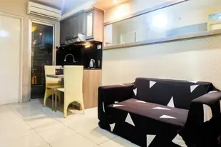 坦格朗(卡拉瓦契)的2臥室 - 35平方公尺/1間專用衛浴Simply Warm 2BR Green Palace Apartment By Travelio