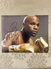 Floyd Mayweather Signed 8 X 10 Photo With COA