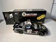 Revell Dale Earnhardt Inc. 1995 Smith & Wesson Debut Ron Hornaday NASCAR 1/24