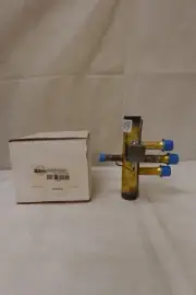 Daikin McQuay 066533501 REVERSING VALVE 1-4 Ton - 680 M.O.P. -