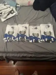 uniqlo x kaws Gone Tee Asia Size Large