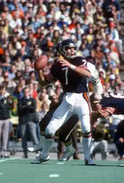 Bob Avellini Chicago Bears drops back to pass v the New Orleans Sa- Old Photo 4