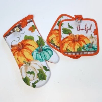 Fall Harvest Pumpkins Thankful Kitchen PotHolder and Oven Mitt Set