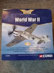 Corgi Focke Wulf FW190A-4 Black Double Chevron Fritz Losigkeit 1:72 Plane New