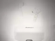 Aukey Move Compact II Superior Sound Wireless Earbuds new in box White
