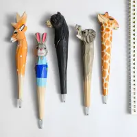 在飛比找蝦皮購物優惠-手工雕刻筆長頸鹿大象木頭雕筆DIY中性筆可愛卡通動物