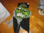 Vintage Vinyl Rubber Scary DEMON Halloween Mask--NEW