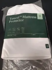 ZINUS TENCEL WATERPROOF MATTRESS PROTECTOR (KING) WHITE NEW