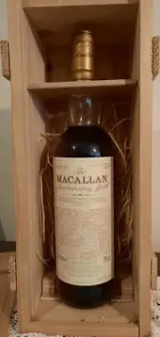 Macallan Single Malt whisky 25 year old 1974 43% ABV - VERY RARE.