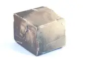 Abrasive to polish ebonite mouthpieces