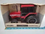 Vintage ERTL Case International MAXXUM 5140 MFD Tractor 1/16 Diecast NEW