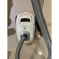 在飛比找蝦皮購物優惠-【二手】Electrolux 伊萊克斯最吸塵器(ZUS406