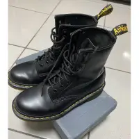 在飛比找蝦皮購物優惠-Dr.Martens 1460 八孔 黑色 馬丁靴 UK5 