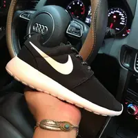 在飛比找蝦皮購物優惠-NIKE ROSHE RUN 黑白 白勾 熊貓 黑白 點點 