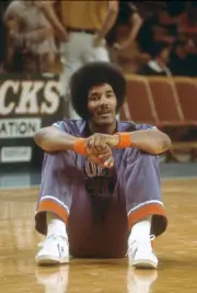 Ron Lee Phoenix Suns sits on the floor and looks on at warm ups p- 1976 Photo