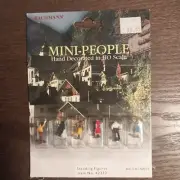 HO Scale Bachmann Mini-People #42332 Waiting Passengers
